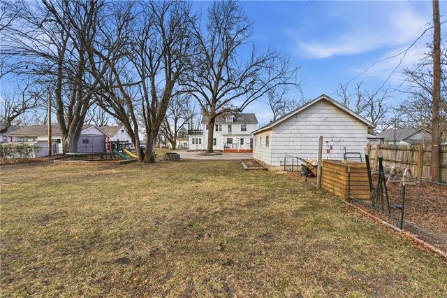 831 S Willow Street, Ottawa, KS 66067