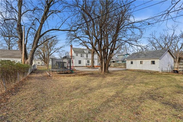 831 S Willow Street, Ottawa, KS 66067