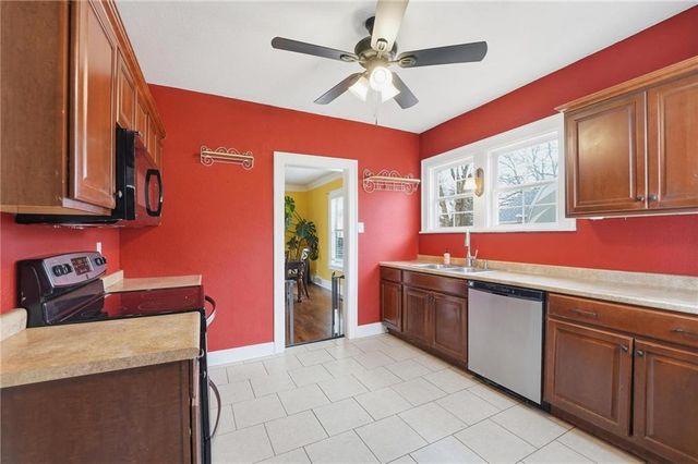 831 S Willow Street, Ottawa, KS 66067