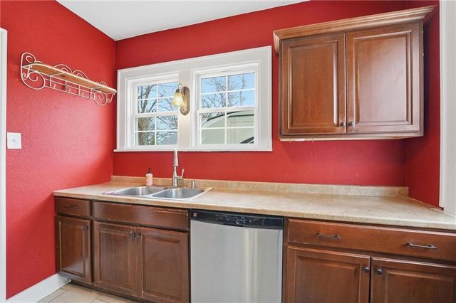 831 S Willow Street, Ottawa, KS 66067