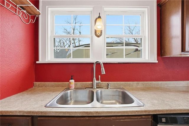 831 S Willow Street, Ottawa, KS 66067