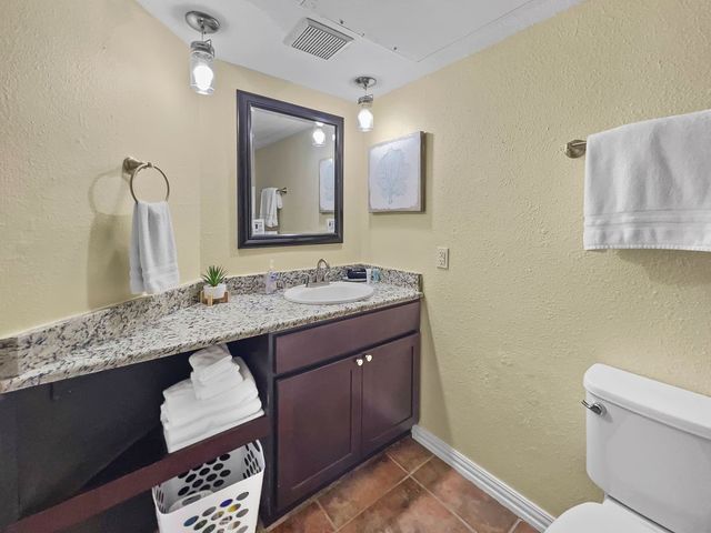 15010 Leeward Dr 701, Corpus Christi, TX 78418