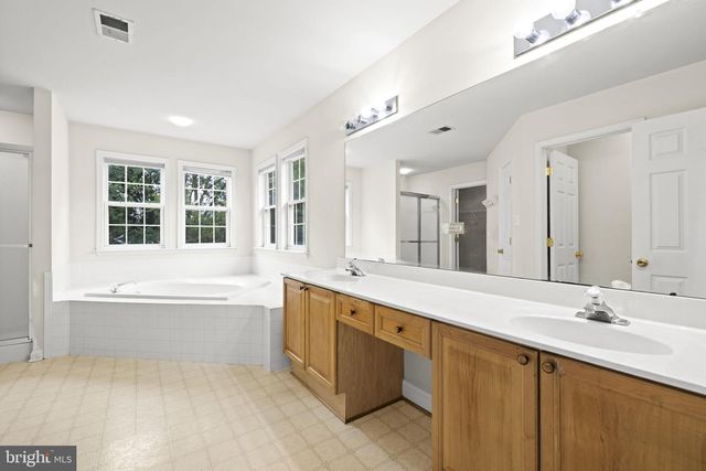 177 COVENTRY LN, Harpers Ferry, WV 25425