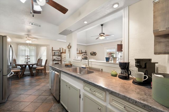 1204 Chester Street, Cleburne, TX 76033
