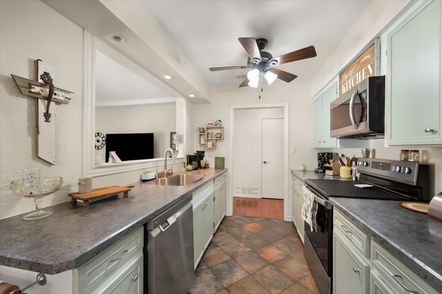 1204 Chester Street, Cleburne, TX 76033