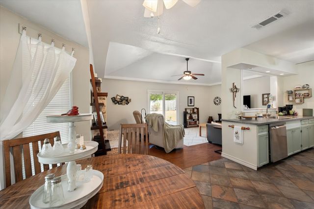 1204 Chester Street, Cleburne, TX 76033