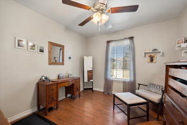 1204 Chester Street, Cleburne, TX 76033