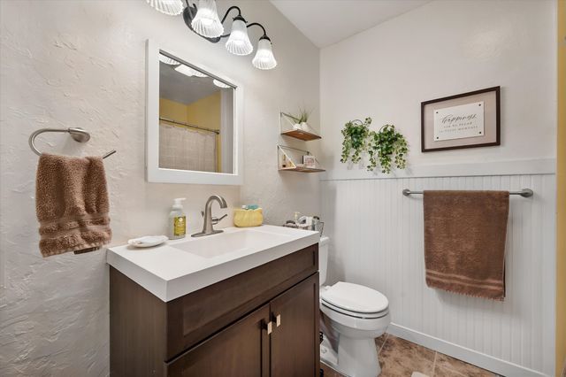 1204 Chester Street, Cleburne, TX 76033