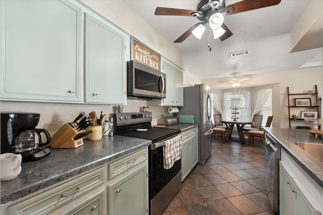1204 Chester Street, Cleburne, TX 76033