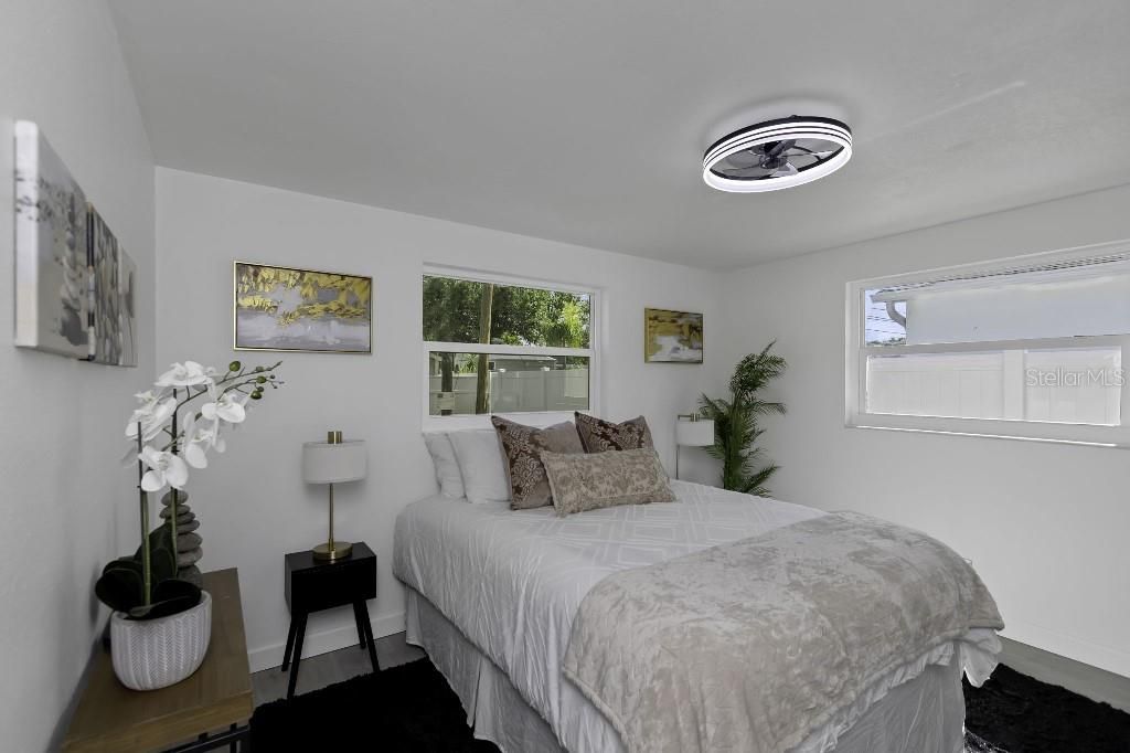 Image 11 of property listing at 5413 15TH AVENUE S, Gulfport, FL 33707