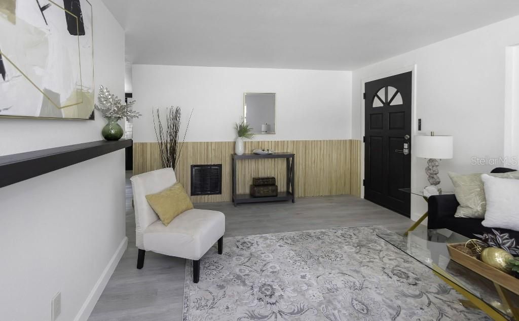 Image 7 of property listing at 5413 15TH AVENUE S, Gulfport, FL 33707