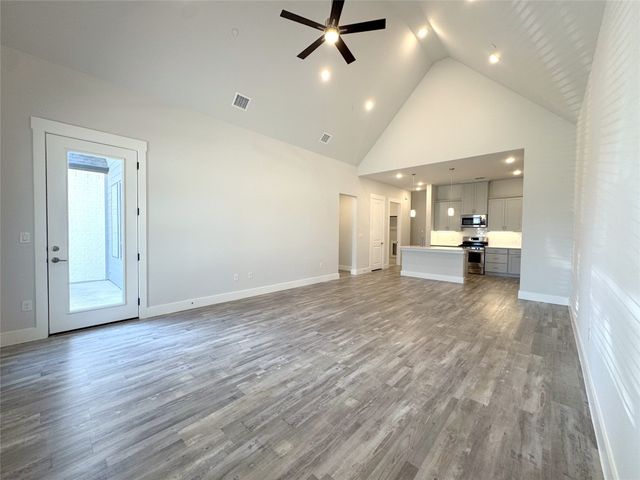 3151 Winter Rose Way 31, Arlington, TX 76005