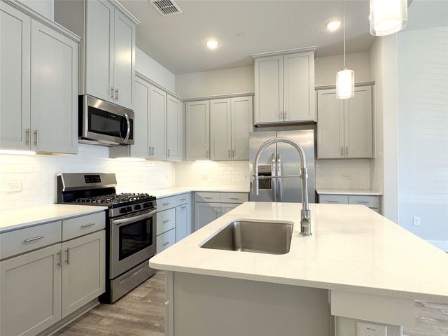3151 Winter Rose Way 31, Arlington, TX 76005