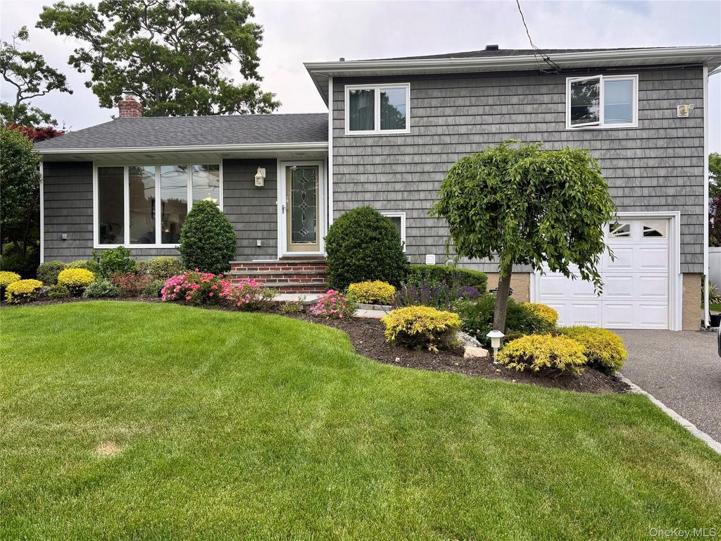 106 Roy Street, Massapequa, NY 11758