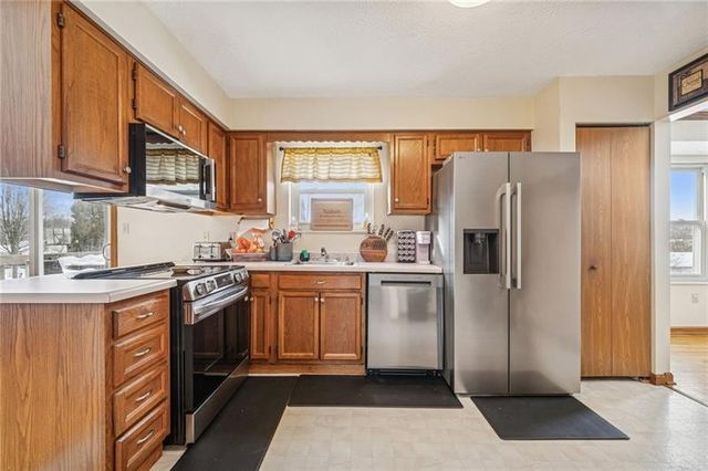 440 Shelbourne Dr, Plum Boro, PA 15239