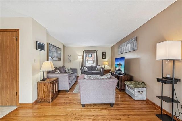 440 Shelbourne Dr, Plum Boro, PA 15239