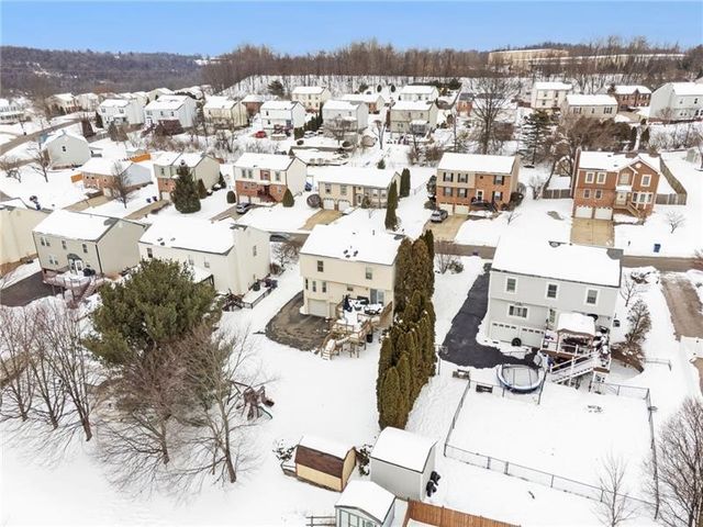 440 Shelbourne Dr, Plum Boro, PA 15239