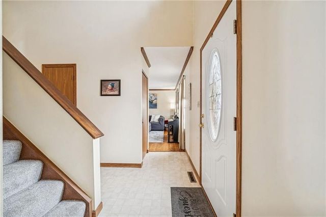 440 Shelbourne Dr, Plum Boro, PA 15239