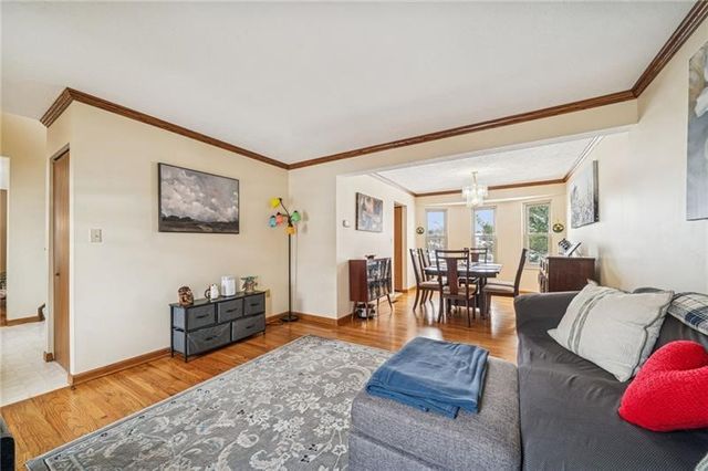 440 Shelbourne Dr, Plum Boro, PA 15239