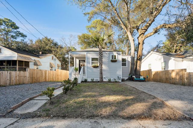 2384 Cambridge Avenue, North Charleston, SC 29405