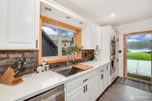 12528 Clear Lake North Road E, Eatonville, WA 98328