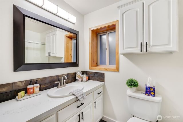 12528 Clear Lake North Road E, Eatonville, WA 98328