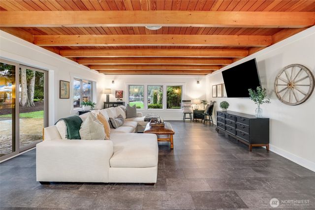 12528 Clear Lake North Road E, Eatonville, WA 98328