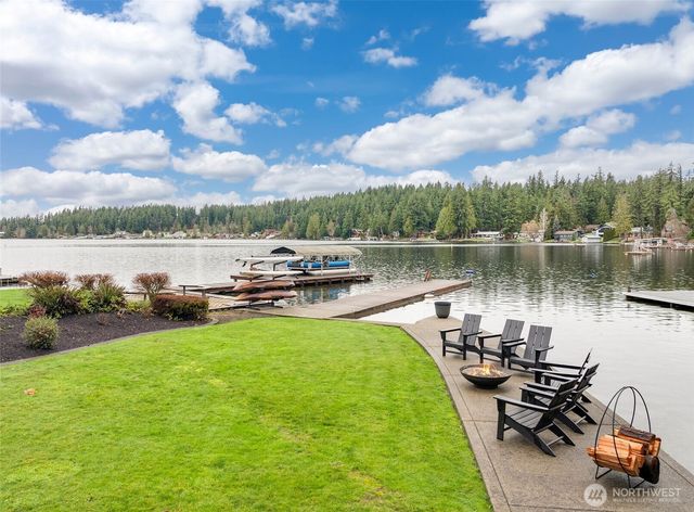 12528 Clear Lake North Road E, Eatonville, WA 98328