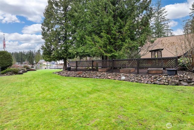 12528 Clear Lake North Road E, Eatonville, WA 98328