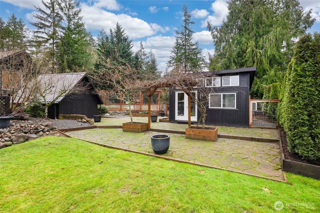 12528 Clear Lake North Road E, Eatonville, WA 98328