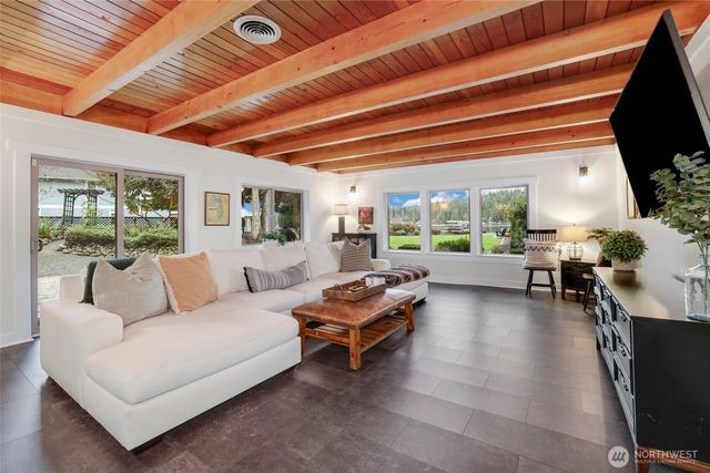 12528 Clear Lake North Road E, Eatonville, WA 98328