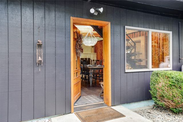 12528 Clear Lake North Road E, Eatonville, WA 98328