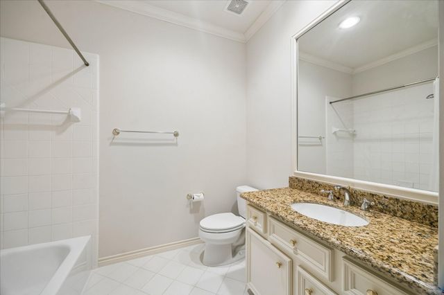 2211 Augusta Drive 25, Houston, TX 77057