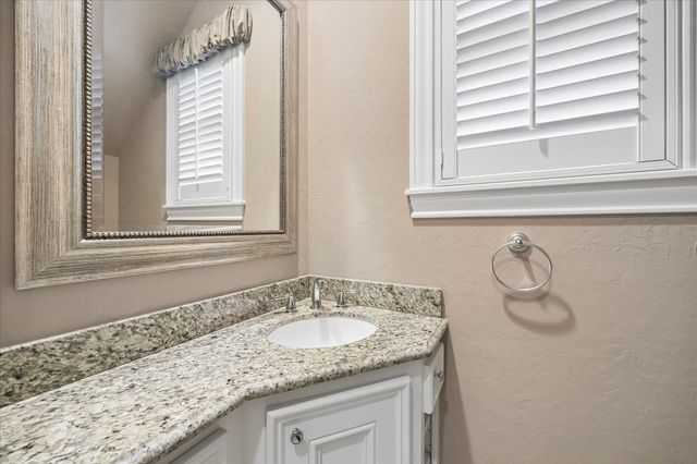 2211 Augusta Drive 25, Houston, TX 77057