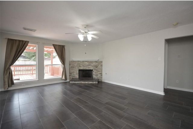 112 Glade Bridge Court, Dickinson, TX 77539