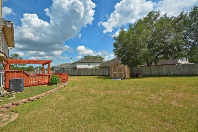 112 Glade Bridge Court, Dickinson, TX 77539