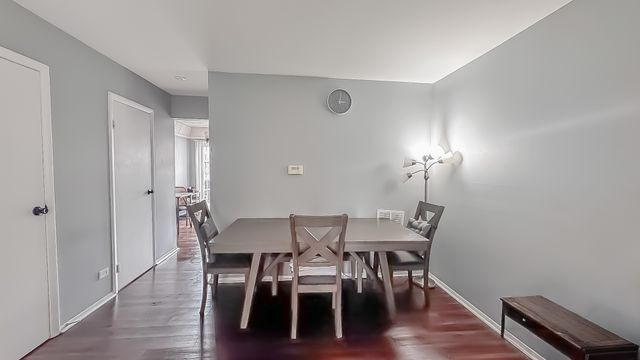 1744 Bristol Walk 1744, Hoffman Estates, IL 60169