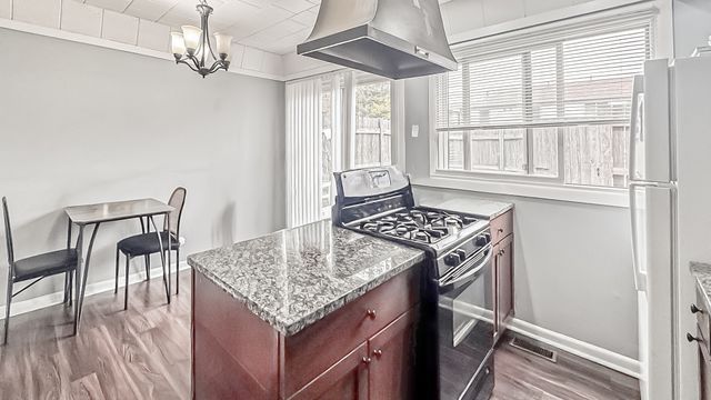 1744 Bristol Walk 1744, Hoffman Estates, IL 60169