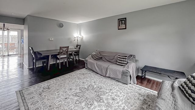 1744 Bristol Walk 1744, Hoffman Estates, IL 60169