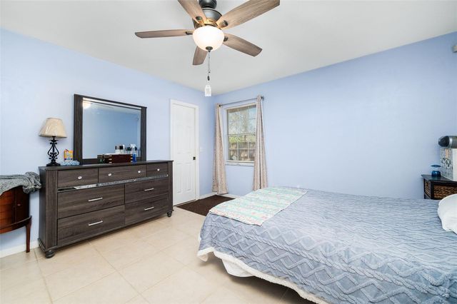 8493 NW 37TH TERRACE, Gainesville, FL 32653