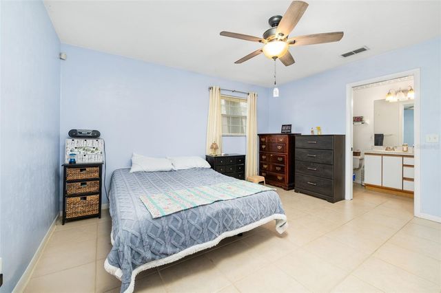 8493 NW 37TH TERRACE, Gainesville, FL 32653