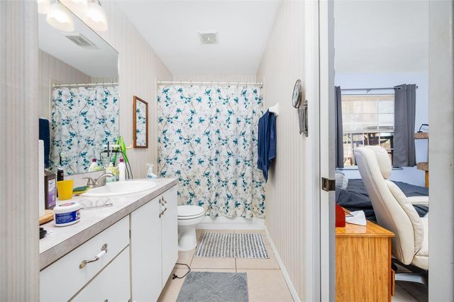 8493 NW 37TH TERRACE, Gainesville, FL 32653