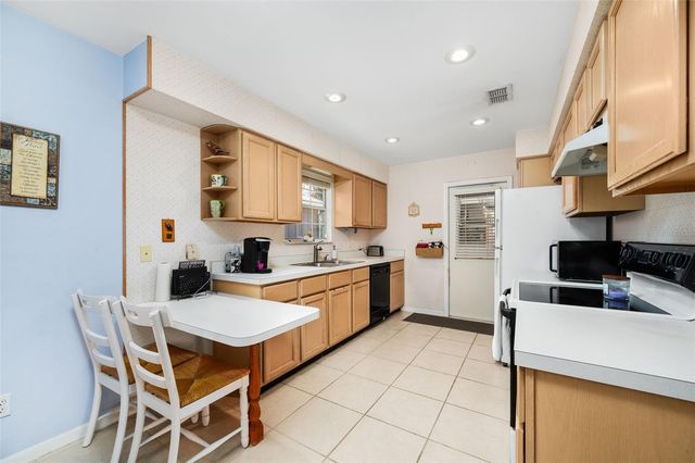 8493 NW 37TH TERRACE, Gainesville, FL 32653