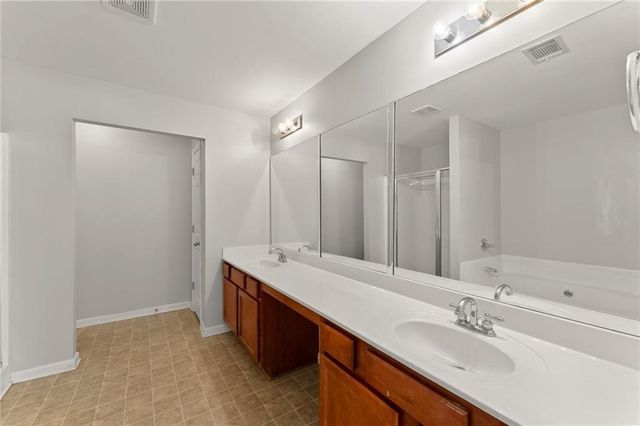 1867 Ellison Lakes Court NW 21, Kennesaw, GA 30152