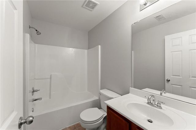 1867 Ellison Lakes Court NW 21, Kennesaw, GA 30152