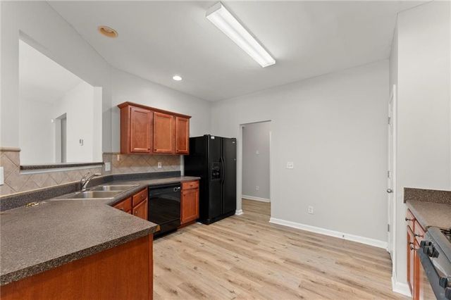 1867 Ellison Lakes Court NW 21, Kennesaw, GA 30152
