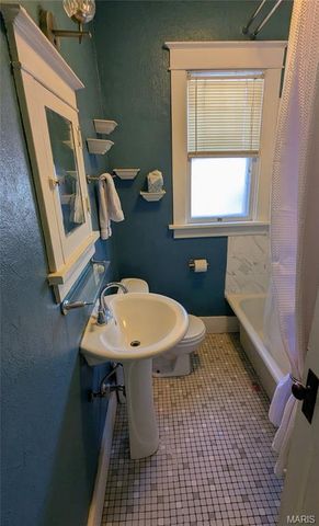 1247 Emerson Avenue, Edwardsville, IL 62025