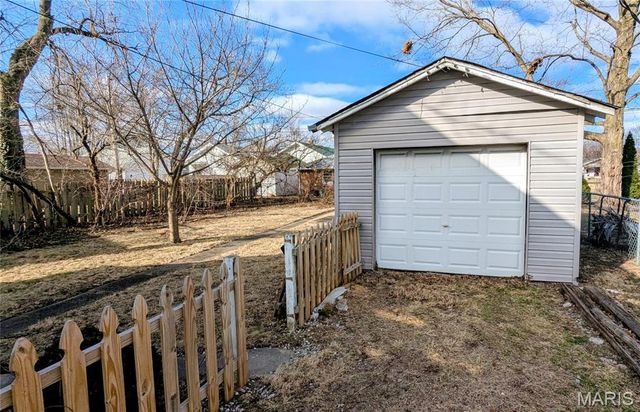 1247 Emerson Avenue, Edwardsville, IL 62025