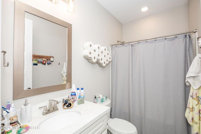 6833 Enclave Lane, Ocean Springs, MS 39564