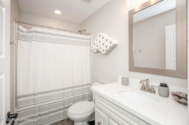 6833 Enclave Lane, Ocean Springs, MS 39564